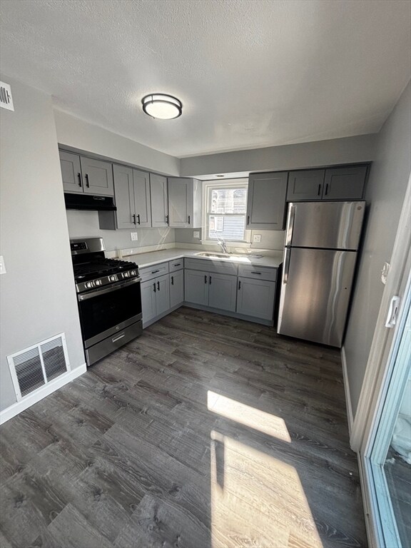 Building Photo - 94 Whitfield St