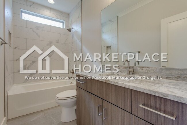 Building Photo - 2119 Herman St