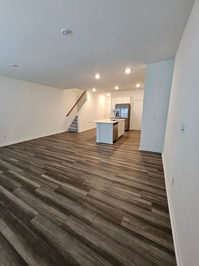 Building Photo - 868 Pilot St