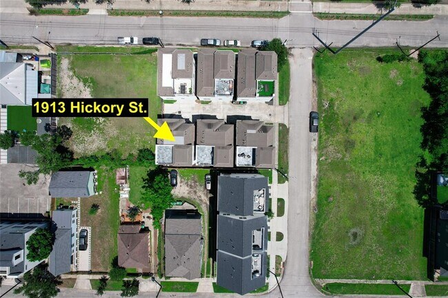 Building Photo - 1913 Hickory St