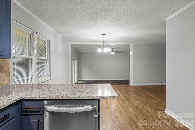 Building Photo - 5300 Hickory Ln