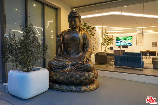 Building Photo - 414 N Orange St