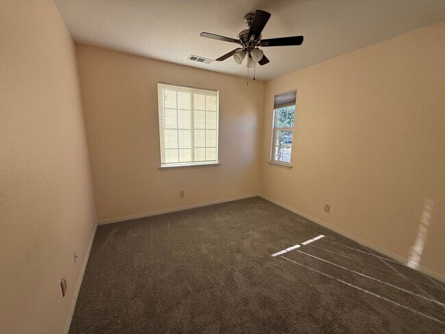 Building Photo - 5 Bedrooms 3 Baths! Resort Living at The Lakes Community in Menifee!