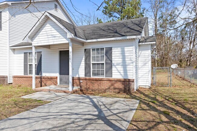 Building Photo - 116 Mesa Ln