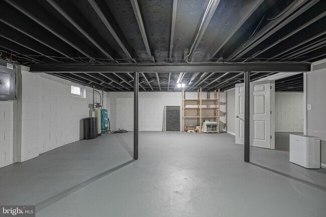 Building Photo - 123 Thies Rd