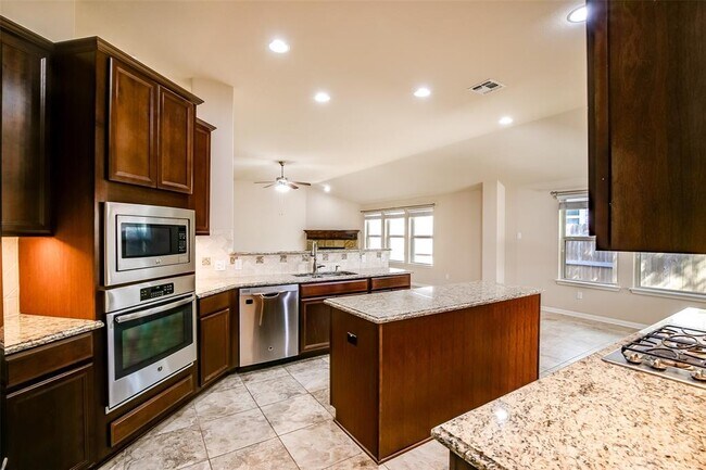 Building Photo - 128 Fort Cobb Way