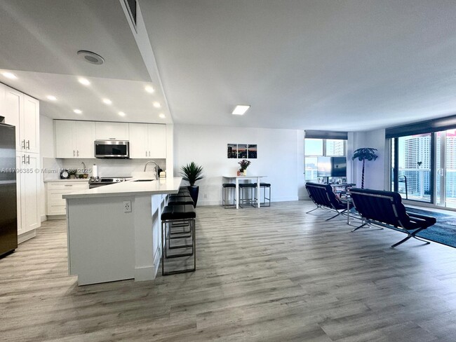 Building Photo - 3800 S Ocean Dr