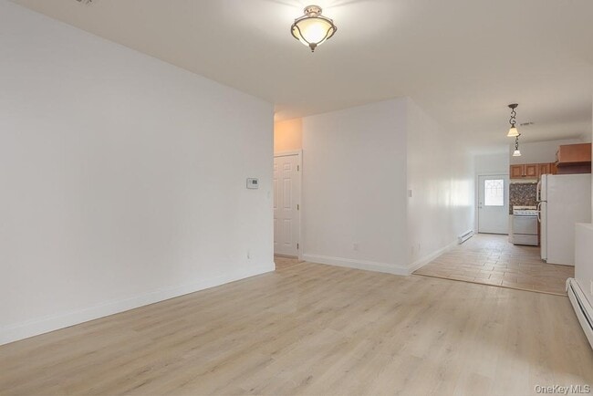 Building Photo - 69 Heights Rd