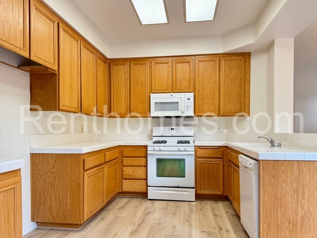 Building Photo - 12710 Via Nieve