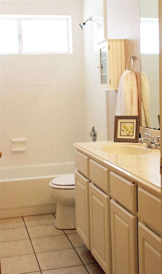 Building Photo - 18022 Still Springs Ct