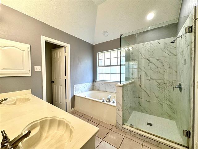 Building Photo - 3614 Parkmead Dr