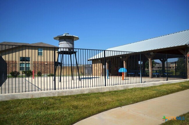 Building Photo - 3414 Addison St