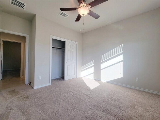 Building Photo - 3633 Soft Shore Ln
