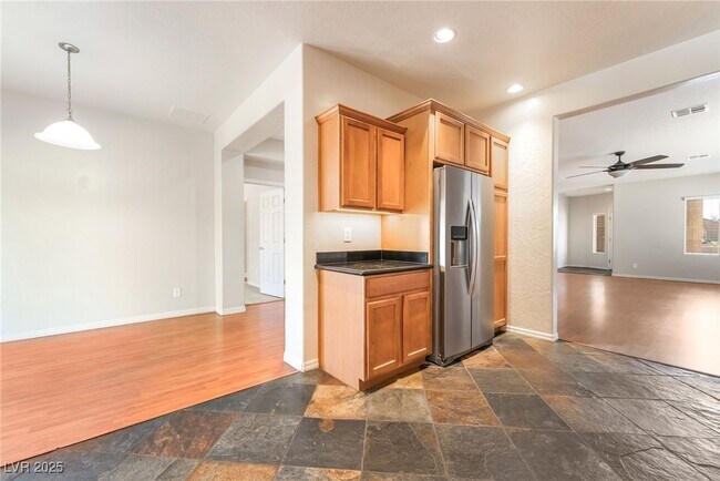 Building Photo - 3936 Beisner St