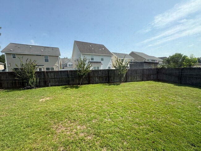 Building Photo - 120 Grandview Dr