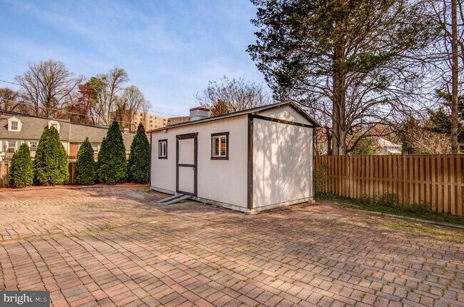 Building Photo - 4303 Evergreen Ln