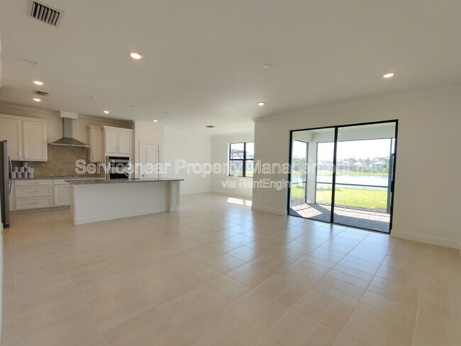 Building Photo - 6140 Baywood Ct