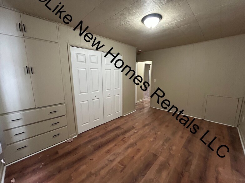 Building Photo - 4042 Otto St