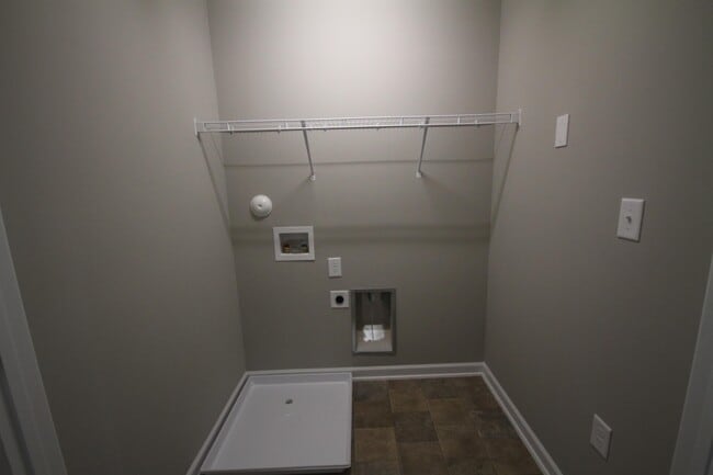 Building Photo - 2233 Sunny Cove Dr