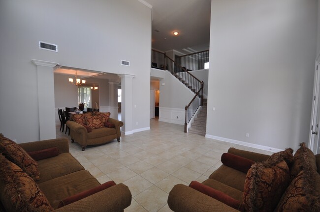 Building Photo - Large Home at Work Golf Village