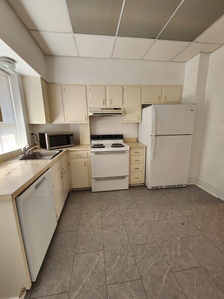 Building Photo - 125 Peyton St