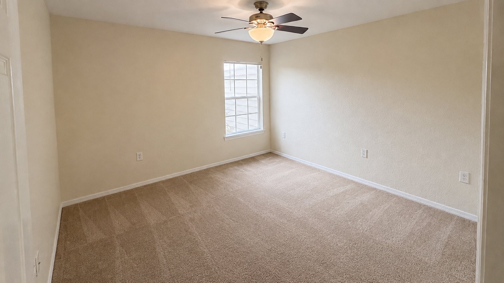 Building Photo - 8917 Manor Loop
