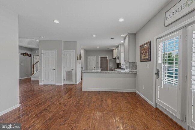 Building Photo - 40923 Browns Ln
