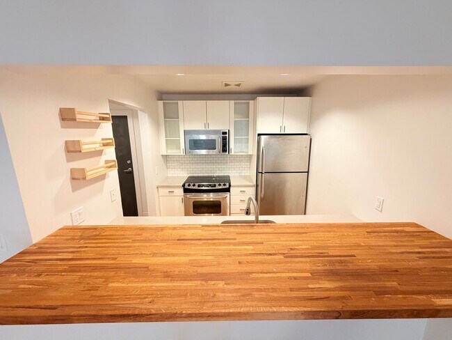 Building Photo - Spacious Capitol Hill Bedroom w/ Private Patio - Two Parking Spaces Included! $3900 and AVAILABLE...
