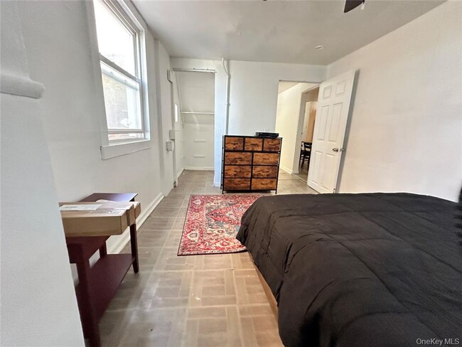 Building Photo - 82 Waring Pl