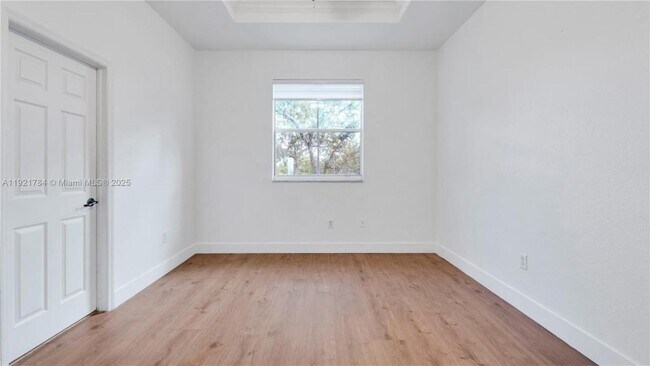 Building Photo - 4921 SW 140th Terrace