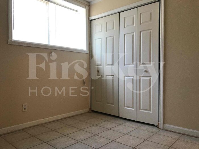 Building Photo - 4447 Caledonia Way