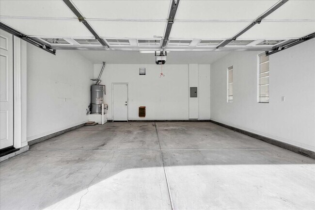 Building Photo - 61255 Portulaca Dr