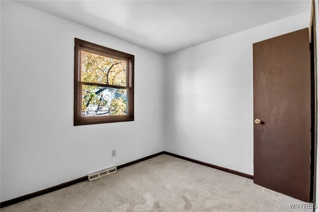 Building Photo - 247 Glenhaven Dr