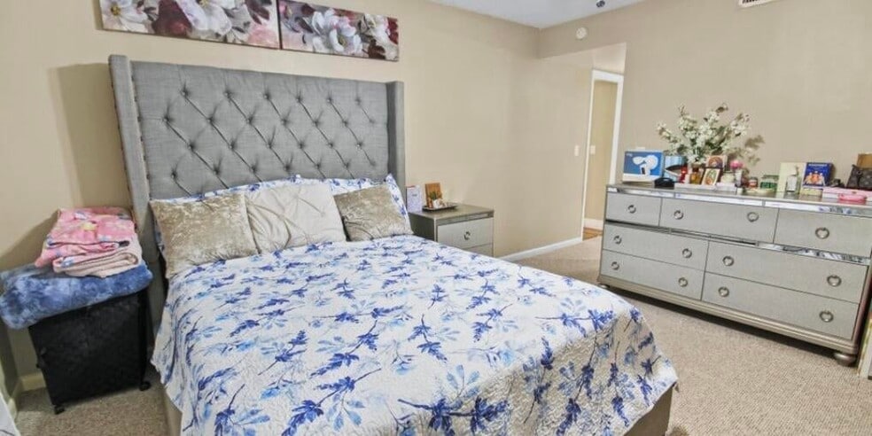 Building Photo - 7507 Greenlake Way