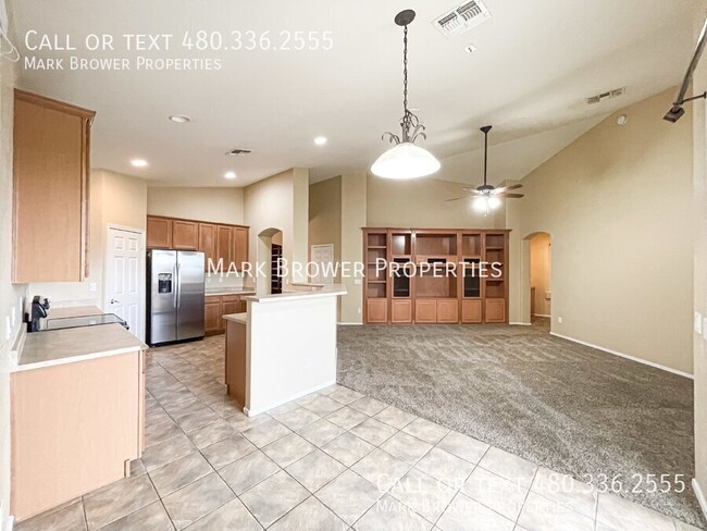 Building Photo - 3026 E Kingbird Pl