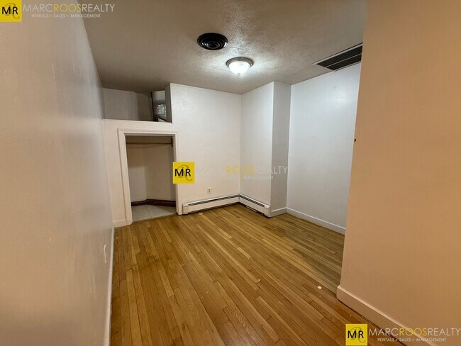 Building Photo - 469 Commonwealth Ave