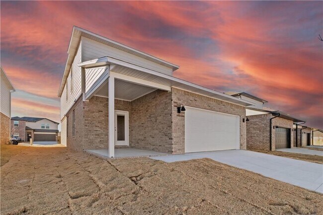 Building Photo - 4682 W Aurora St