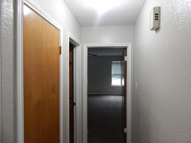 Building Photo - 4503 River Oaks Dr