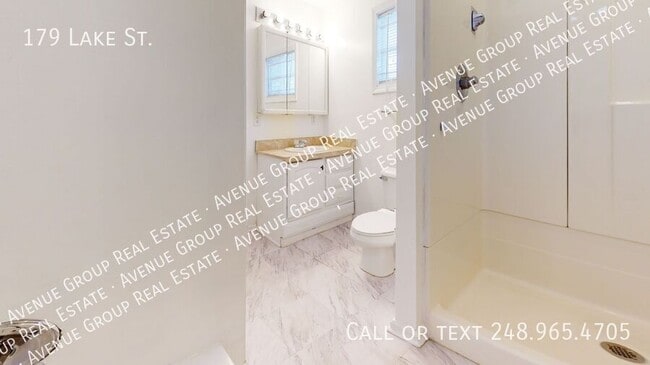 Building Photo - 179 Lake St