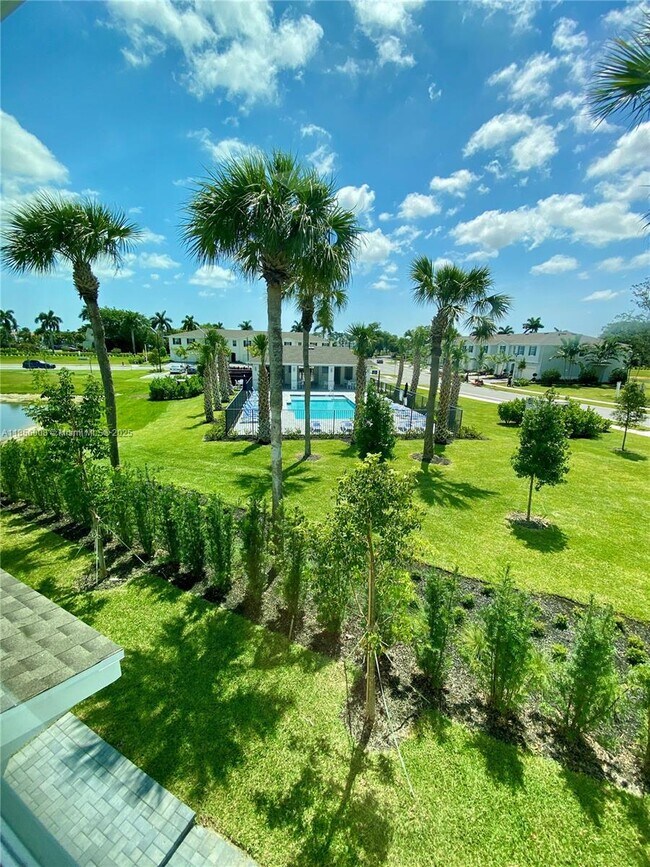 Building Photo - 4163 Lagoon Shore Dr