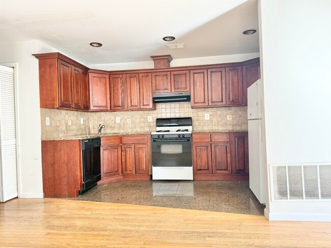 Building Photo - 207 New York Ave