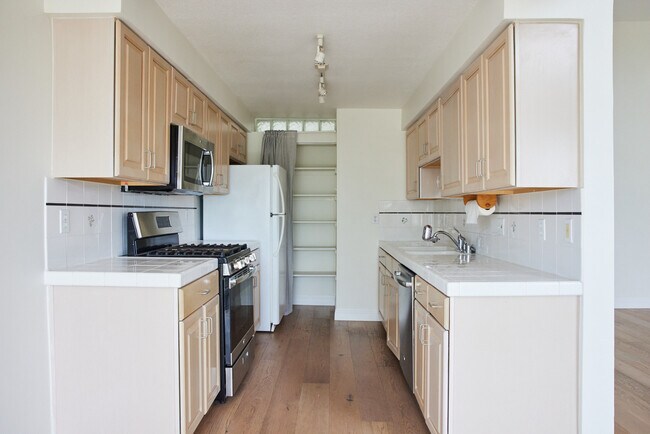 Building Photo - 1217 20th St