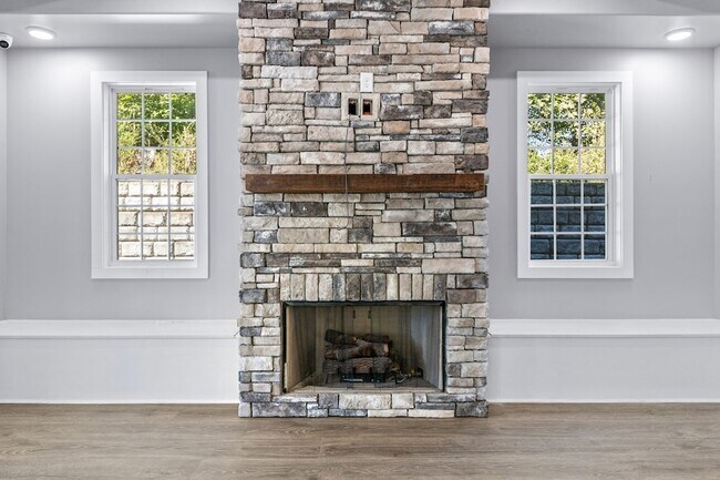 Building Photo - 601 Joyce Ave