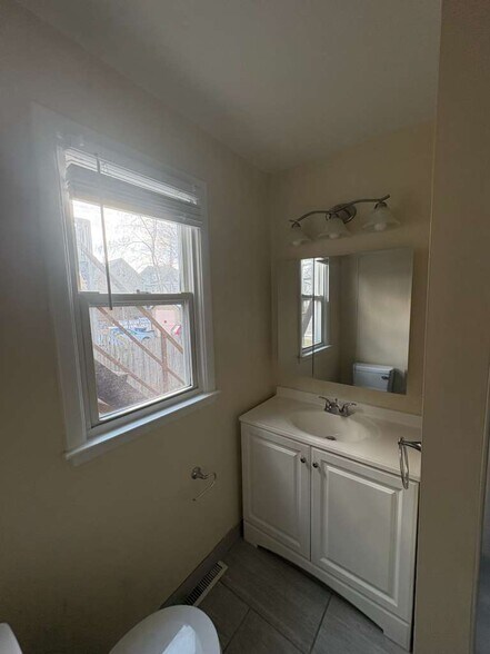 Building Photo - 1400 Ella T Grasso Blvd