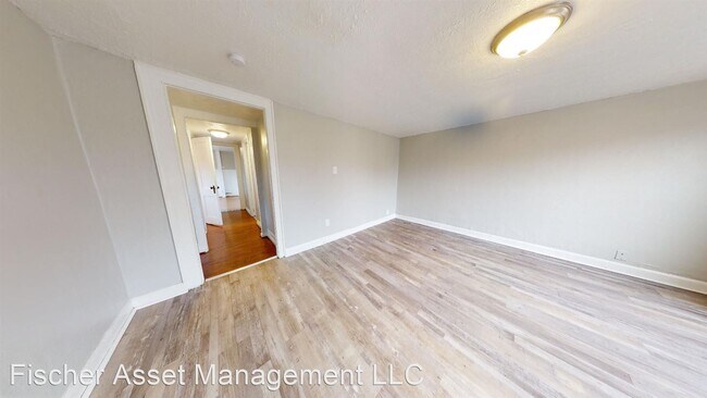 Building Photo - 2 br, 1 bath Apartment - 3224 West 32nd St...