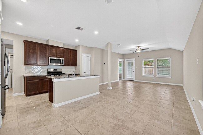 Building Photo - 252 Laura Leigh Ln