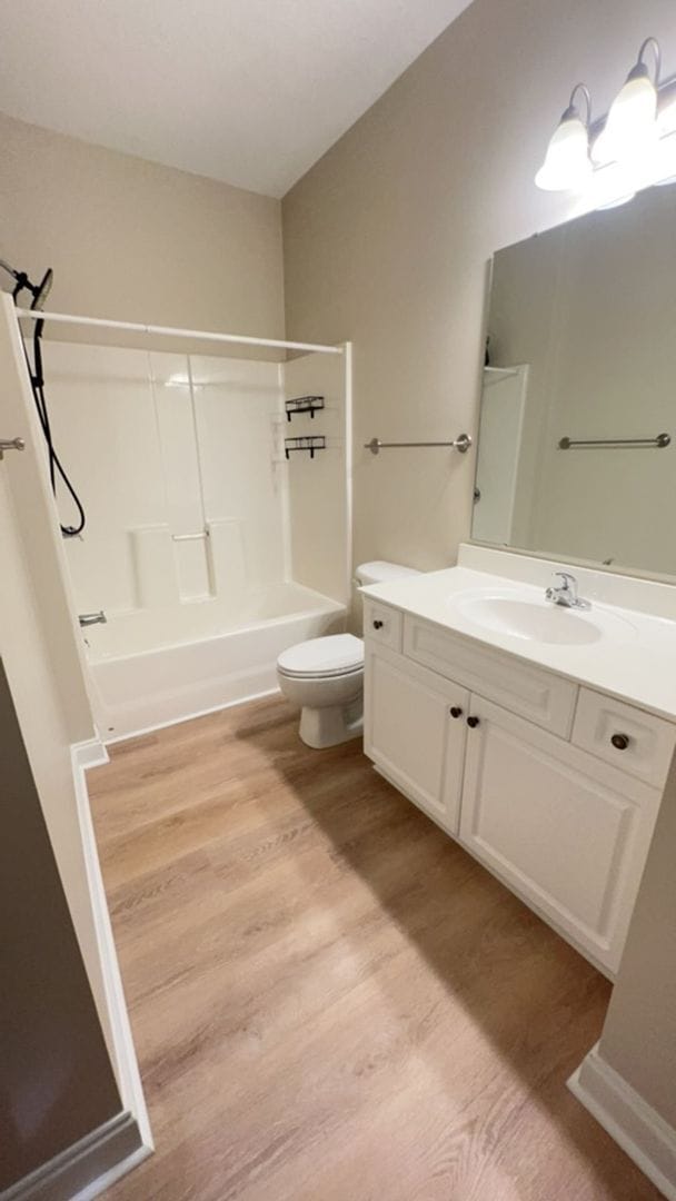 Building Photo - Beautiful 1st Floor, 2BD, 2BA in the World Tour Community