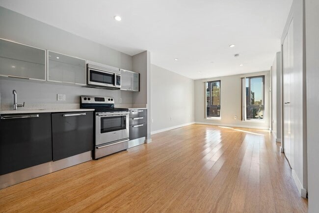 Building Photo - 691 Massachusetts Ave