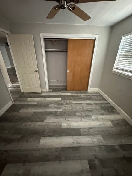 Room 2 - 6657 298th Ave N