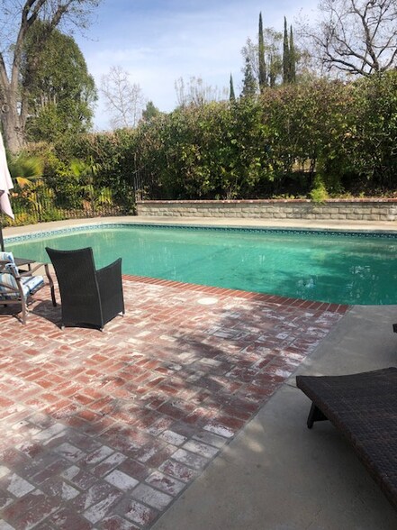Primary Photo - 1184 El Monte Dr